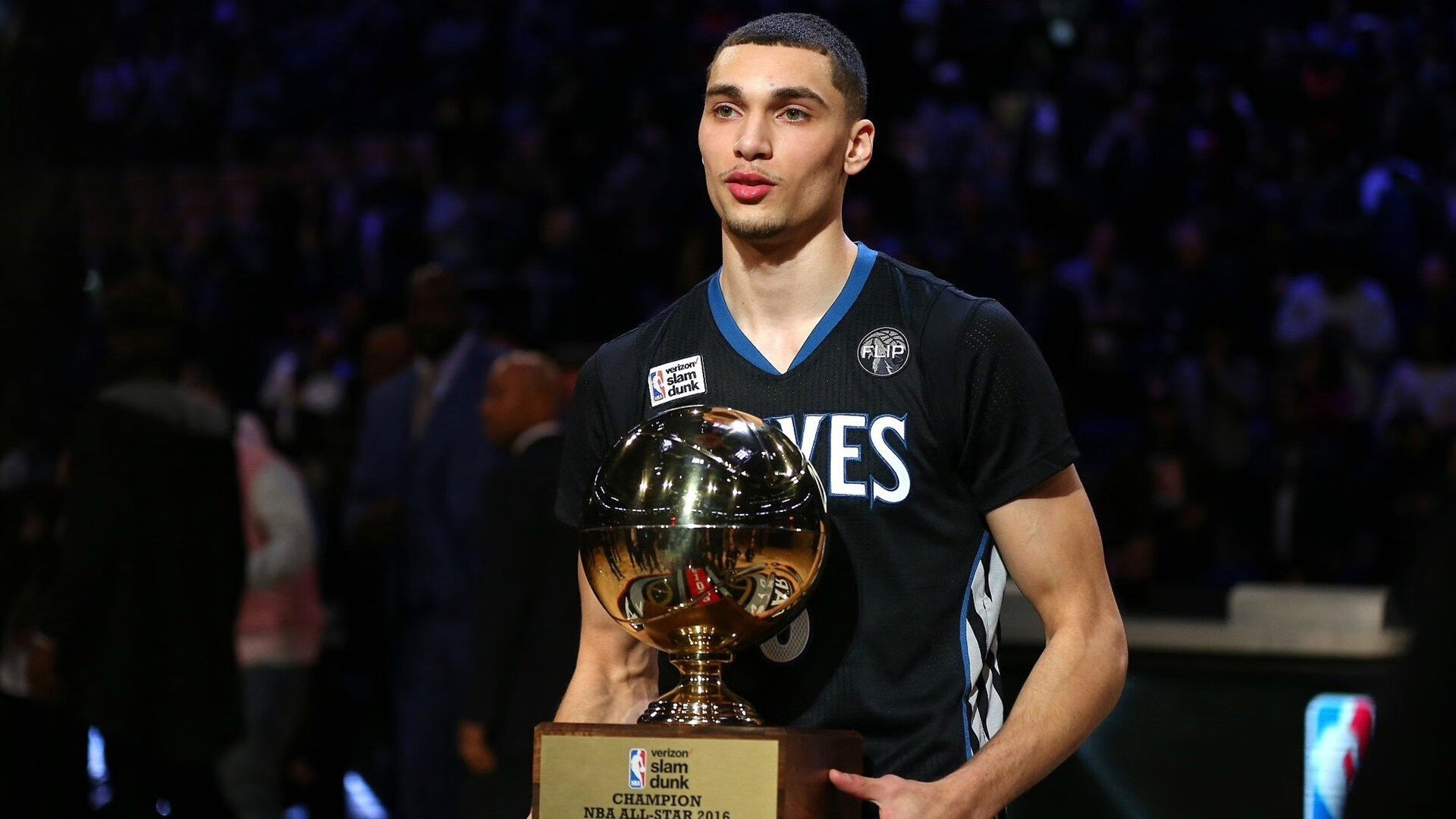 戈贝尔存在感拉满，北京队狂胜公牛